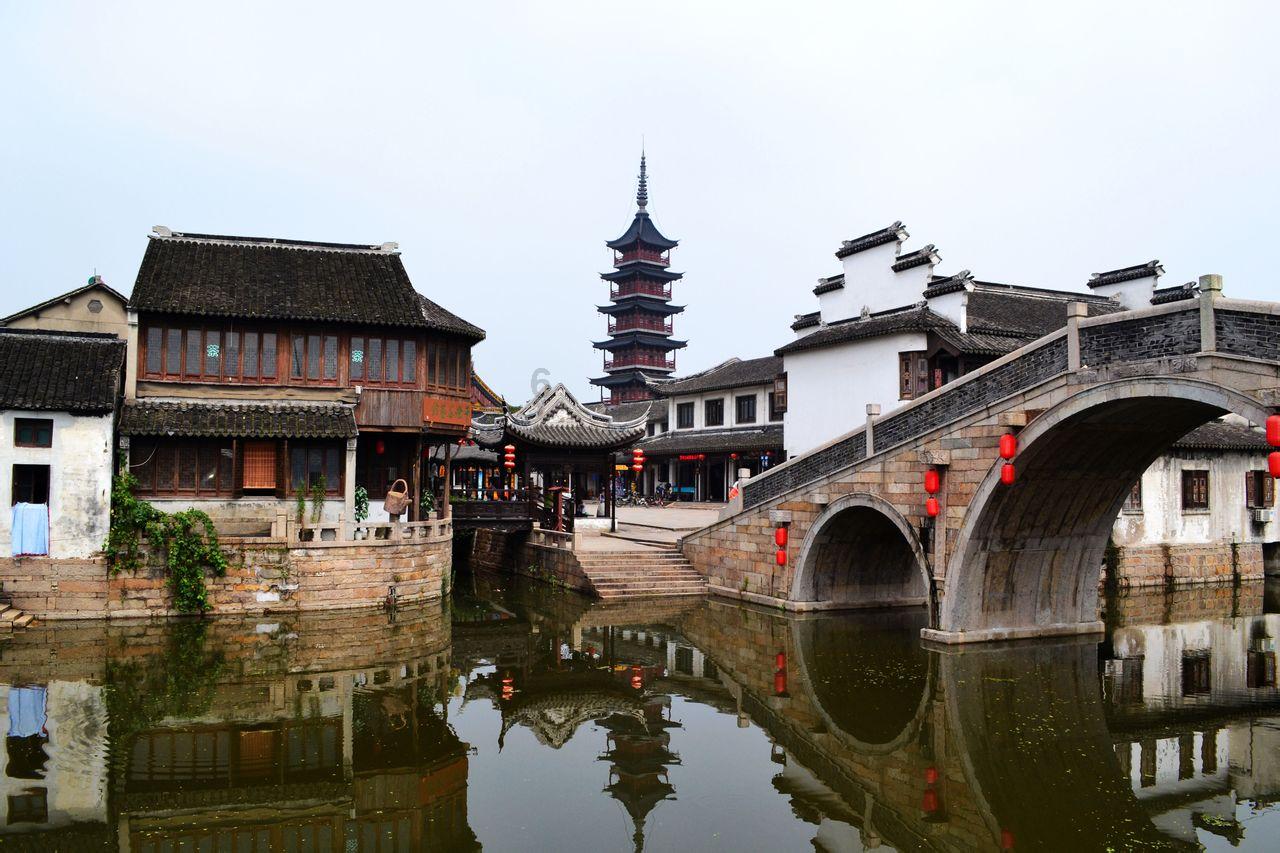 才女张兆和为何同意嫁给“土包子”沈从文，这场婚姻是时代的悲剧
