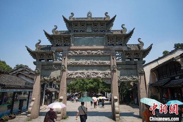 书塔叠叠高