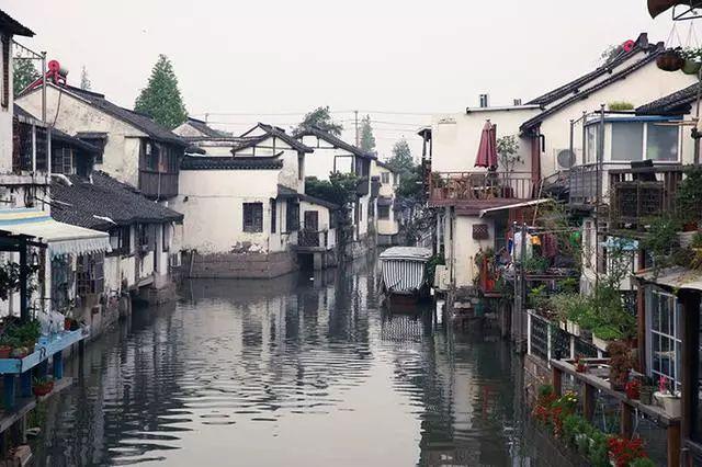 冰洞逃生